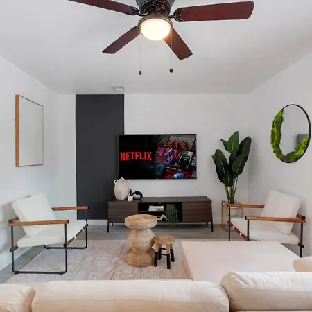 Villa Luxurious Hidden Gem L Downtown Access L Balcony